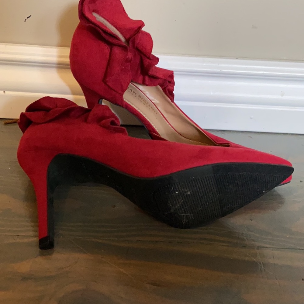 Red ruffled heels - Picture 3 of 4